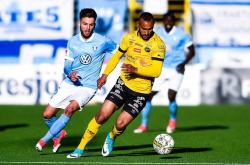 开云官网-欧冠半决赛揭幕，球队实力对抗比分胶着