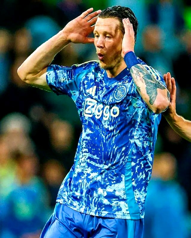 阿贾克斯惊艳表现,取得胜利 阿贾克斯惊艳表现,取得胜利