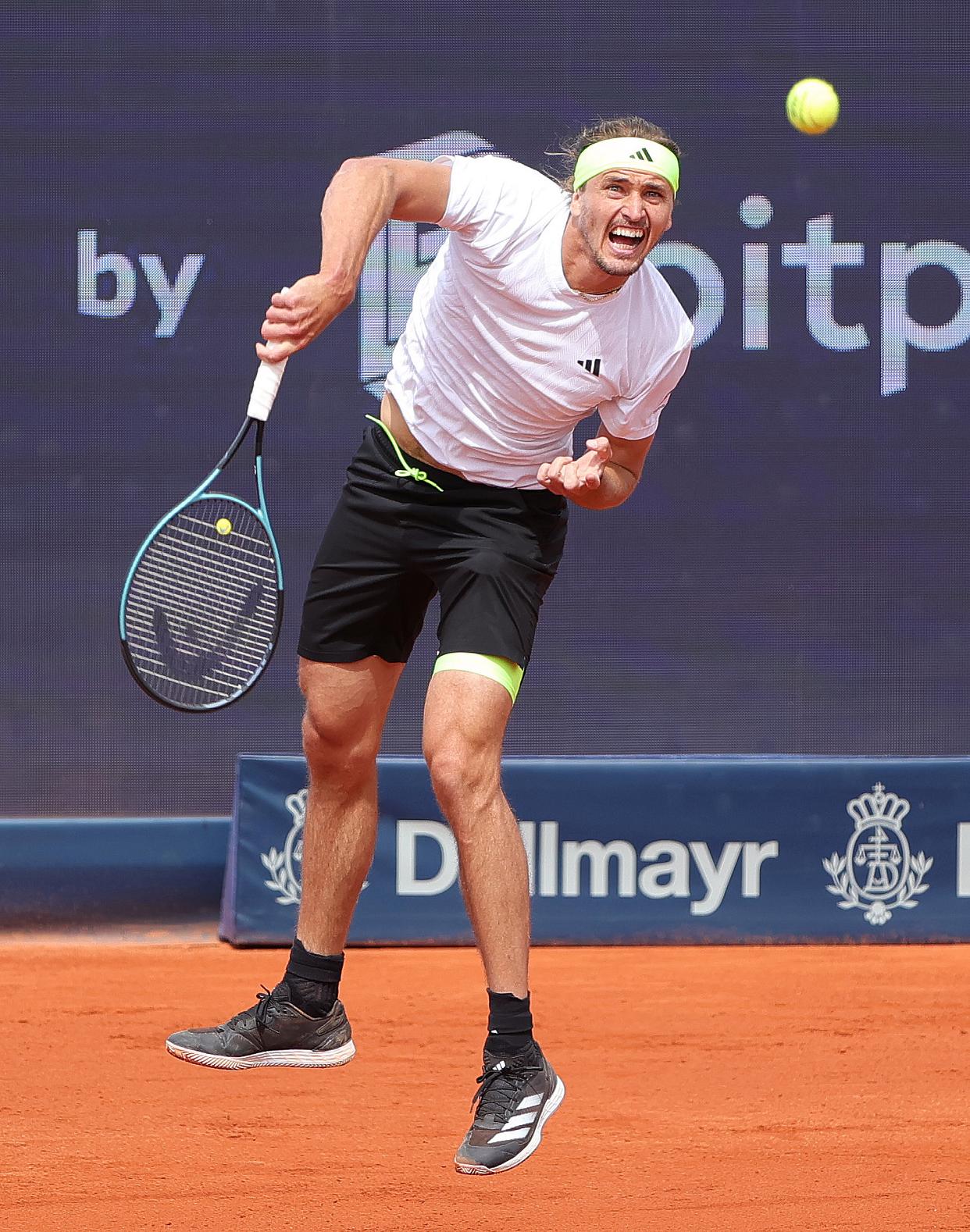 德国网球队力克西班牙网球队，兹维列夫制霸全场的简单介绍