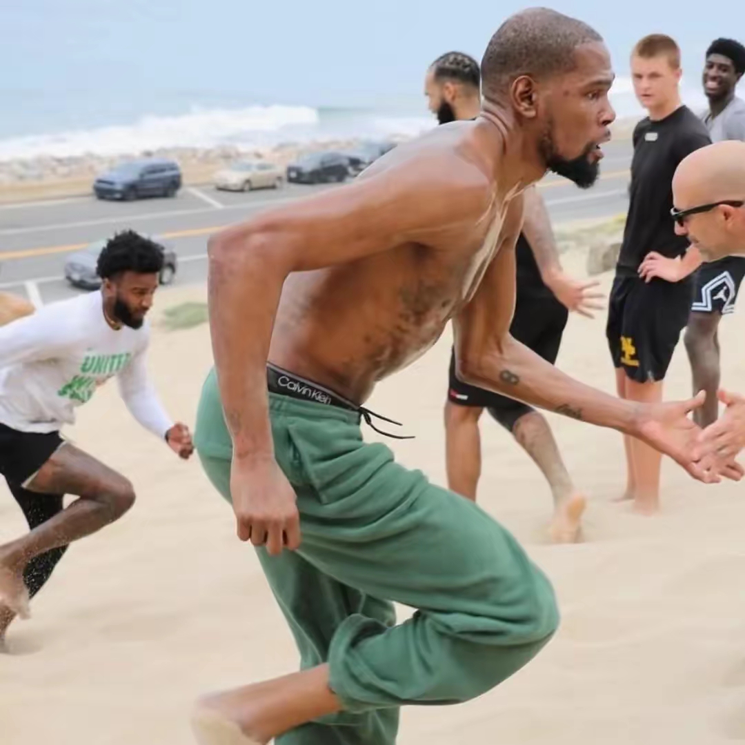 马刺翻盘步行者，杜兰特状态火热的简单介绍