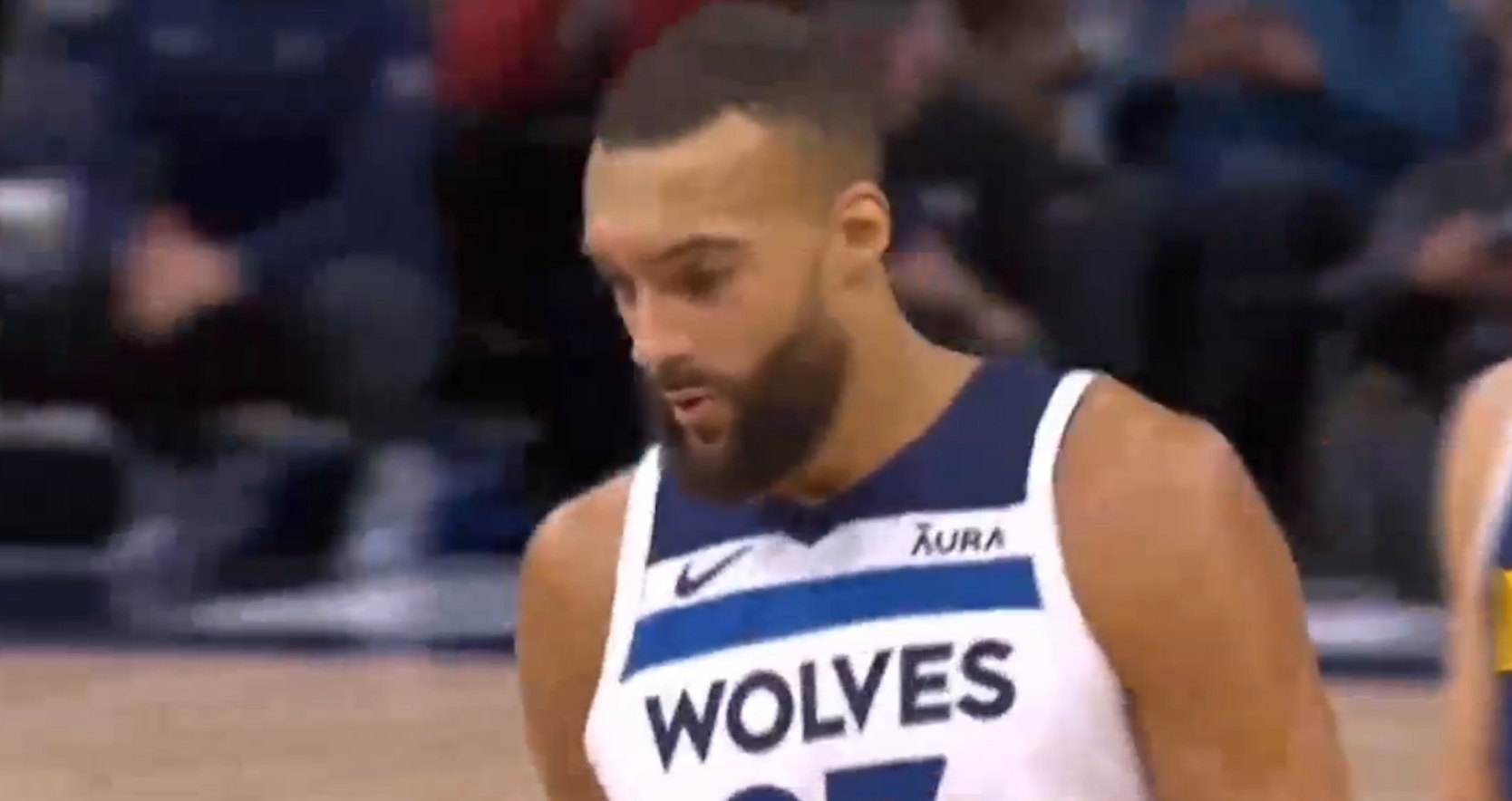 关于独行侠翻盘江苏队，戈贝尔扛起全队的信息